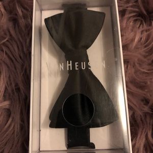 Black Van Heussen Bow Tie